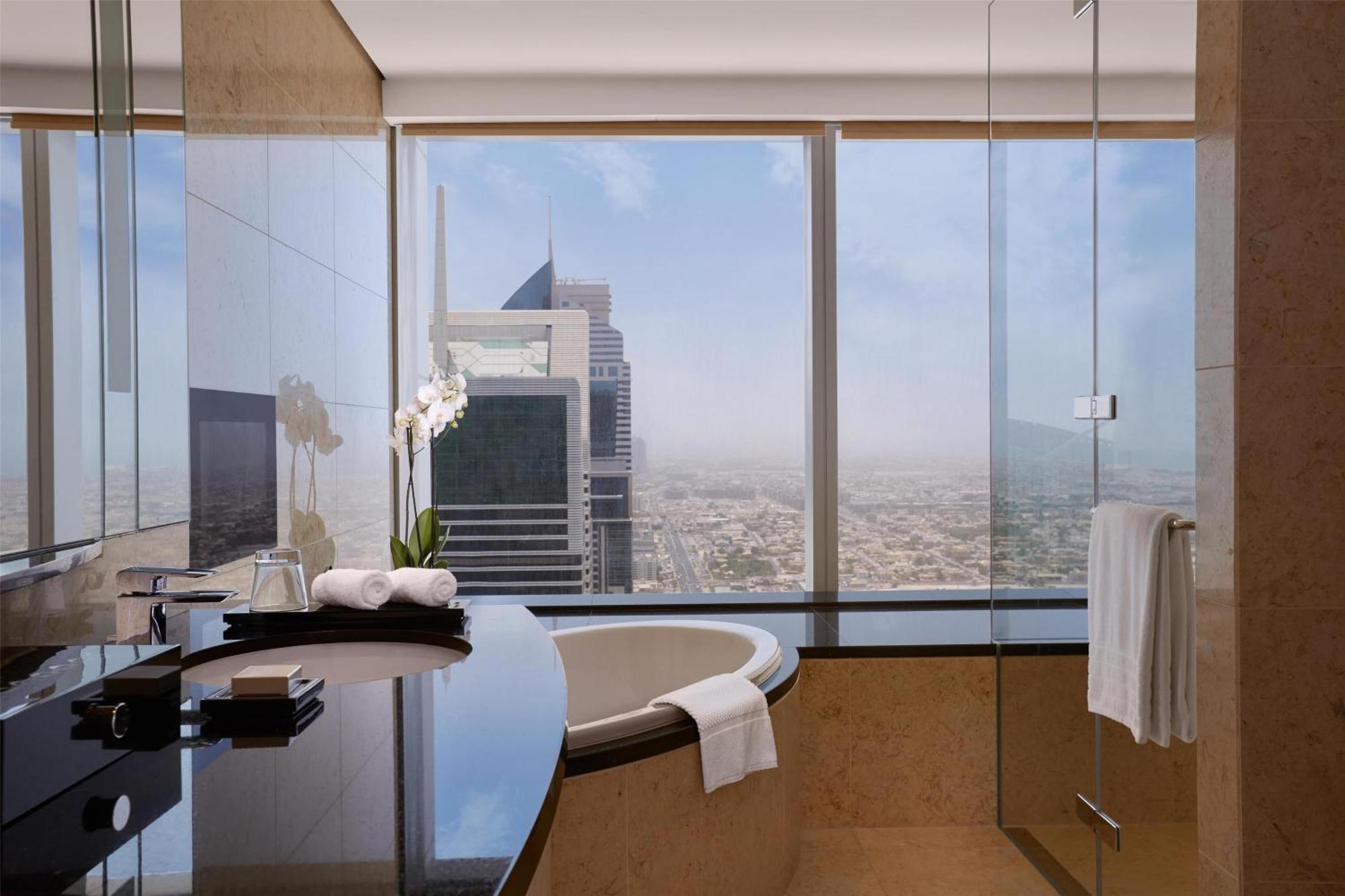 Executive King Suite Lounge Access